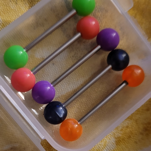 5 tongue rings with case - Picture 3 of 4